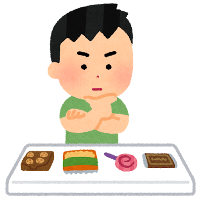 夕方の台所で、子どもと一緒におやつを食べているようす。ふたりで向き合って笑っている、日常の温かいひとコマ。