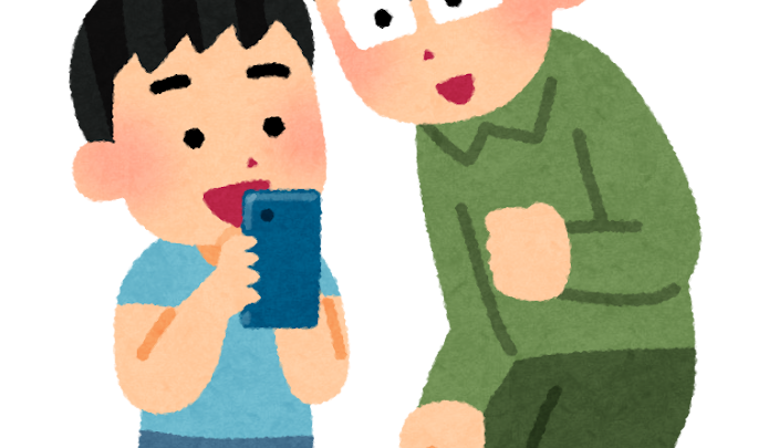 自然光の差し込む部屋で、子どもが窓の外を眺めているやわらかい雰囲気の写真。正面は映さず、後ろ姿や横顔で。